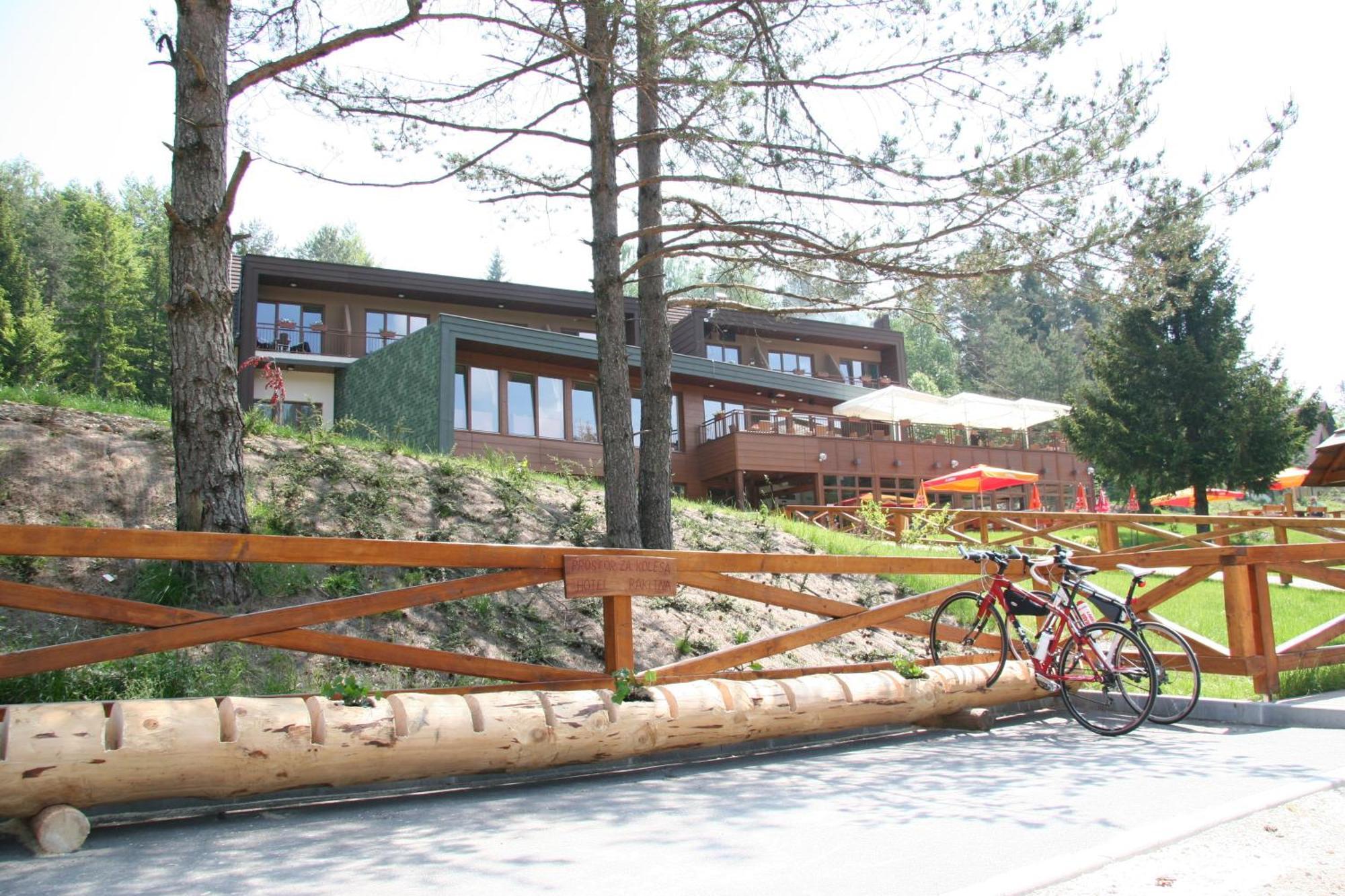 Hotel Rakitna ภายนอก รูปภาพ